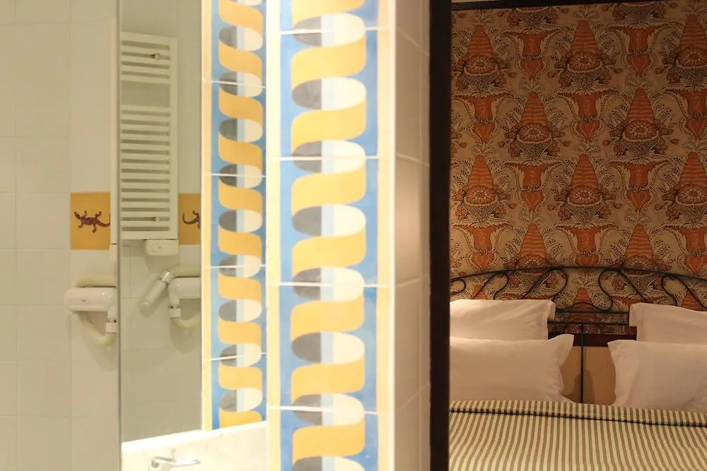 Hotel Les Jardins Du Luxembourg Paris