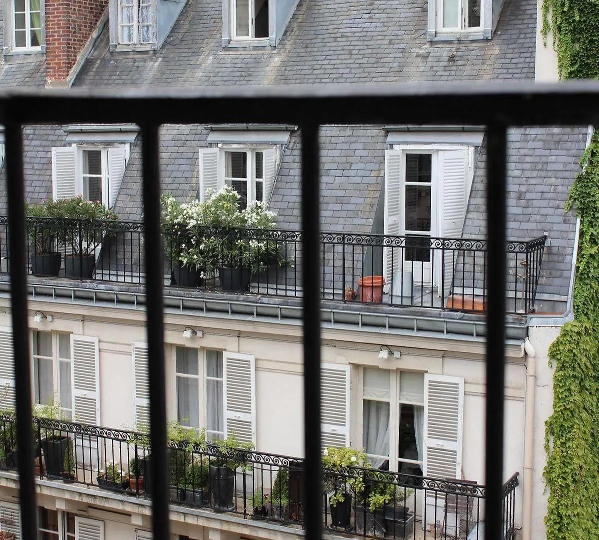 Les Jardins Du Luxembourg Hotel 4*
